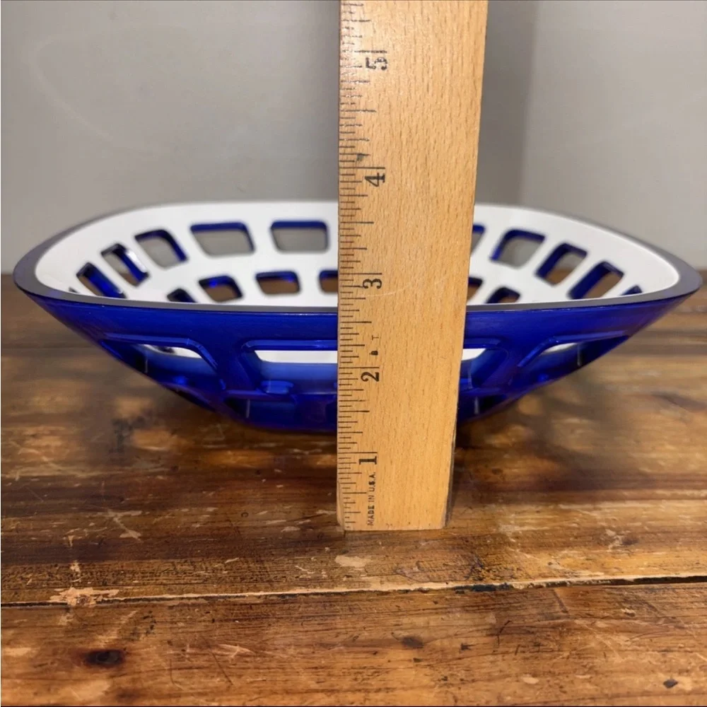 Guzzini Bread Basket Blue White pierced melamine Made In Italy 9.5 in square
